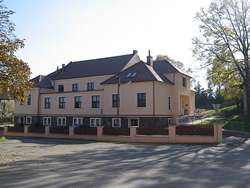 Spálov – kulturní centrum vzniklo přestavbou chátrající sokolovny Spálov – kulturní centrum vzniklo přestavbou chátrající sokolovny