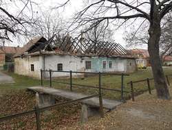 Vyhořelý dům Vyhořelý dům