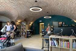 Prostory knihovny a čítárny