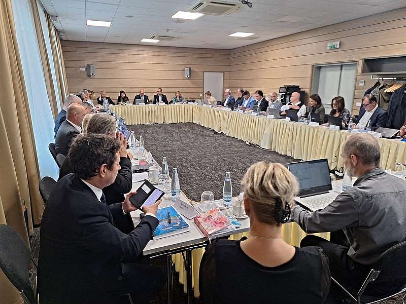 Jednání zástupců všech českých a moravských krajů v Pardubicích